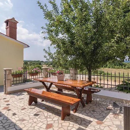 Holiday home Cozy In Ruzici With Kitchen Ruzici (Sveta Nedelja)