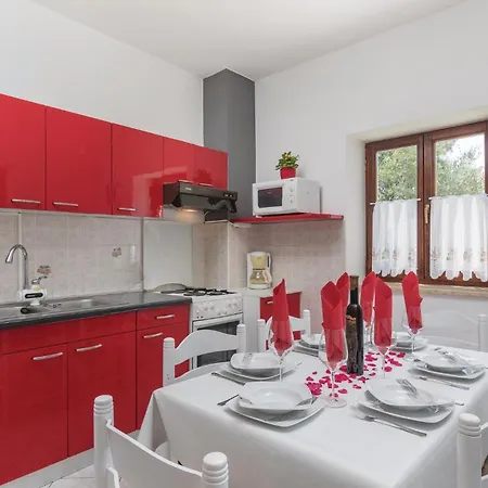 Cozy In Ruzici With Kitchen Holiday home Ruzici (Sveta Nedelja)