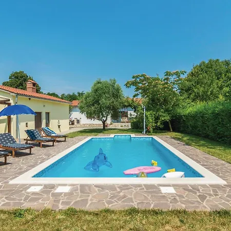 Cozy In Ruzici With Kitchen Holiday home Ruzici (Sveta Nedelja)