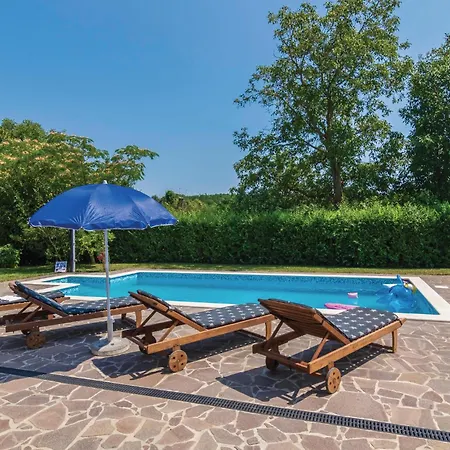 Cozy In Ruzici With Kitchen Holiday home *