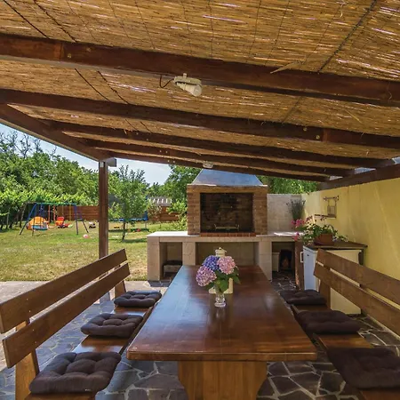 Cozy In Ruzici With Kitchen Ruzici (Sveta Nedelja)